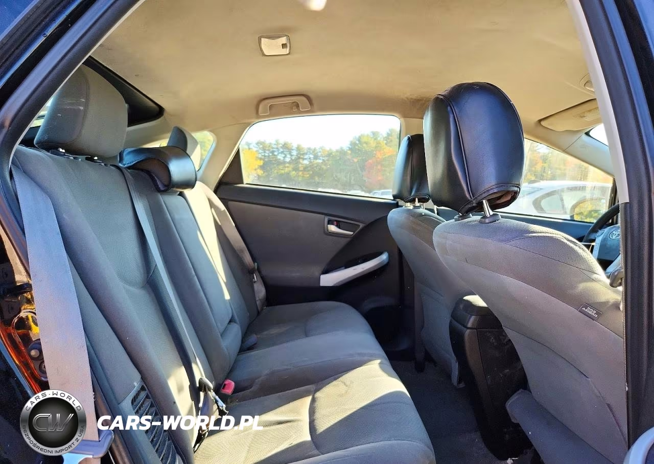 2013 Toyota Prius Two VIN:JTDKN3DU9D5651810 - 10