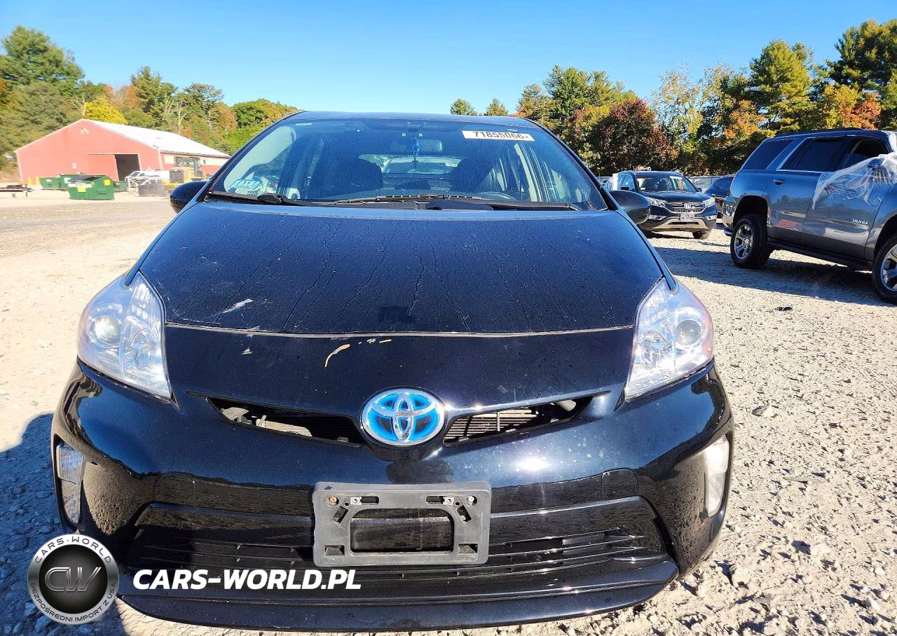 2013 Toyota Prius Two VIN:JTDKN3DU9D5651810 - 5