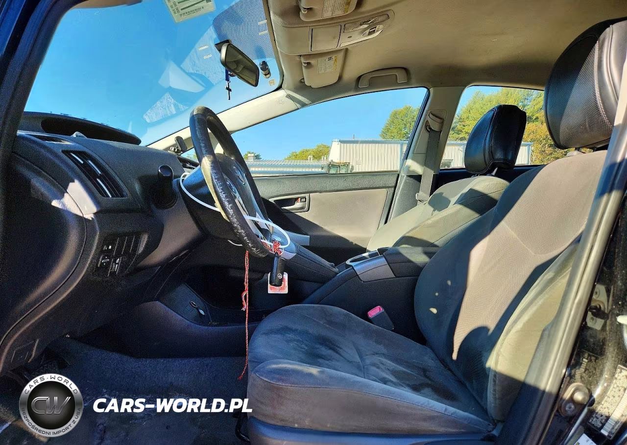 2013 Toyota Prius Two VIN:JTDKN3DU9D5651810 - 7