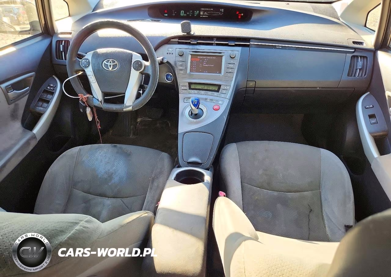2013 Toyota Prius Two VIN:JTDKN3DU9D5651810 - 8