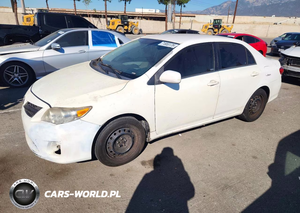 2013 Toyota Corolla Le VIN:5YFBU4EE5DP196621 - 1