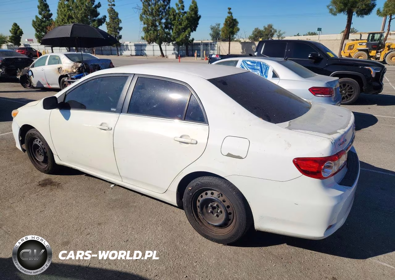 2013 Toyota Corolla Le VIN:5YFBU4EE5DP196621 - 2