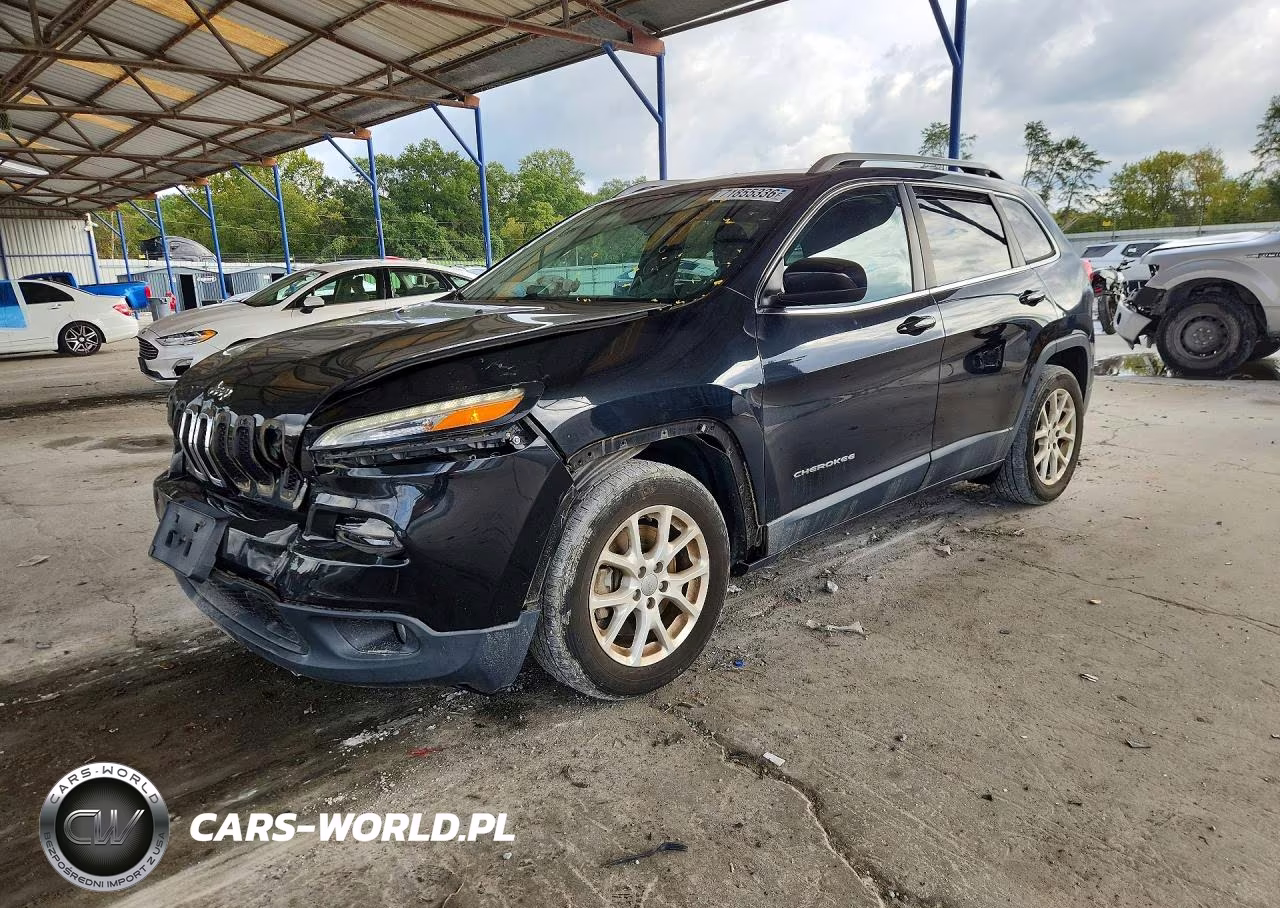 2015 Jeep Cherokee Latitude VIN:1C4PJLCS5FW782067 - 1