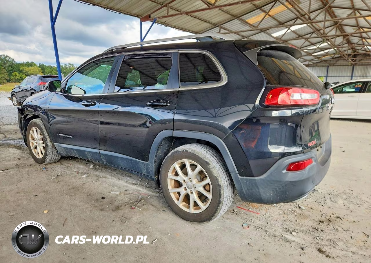 2015 Jeep Cherokee Latitude VIN:1C4PJLCS5FW782067 - 2