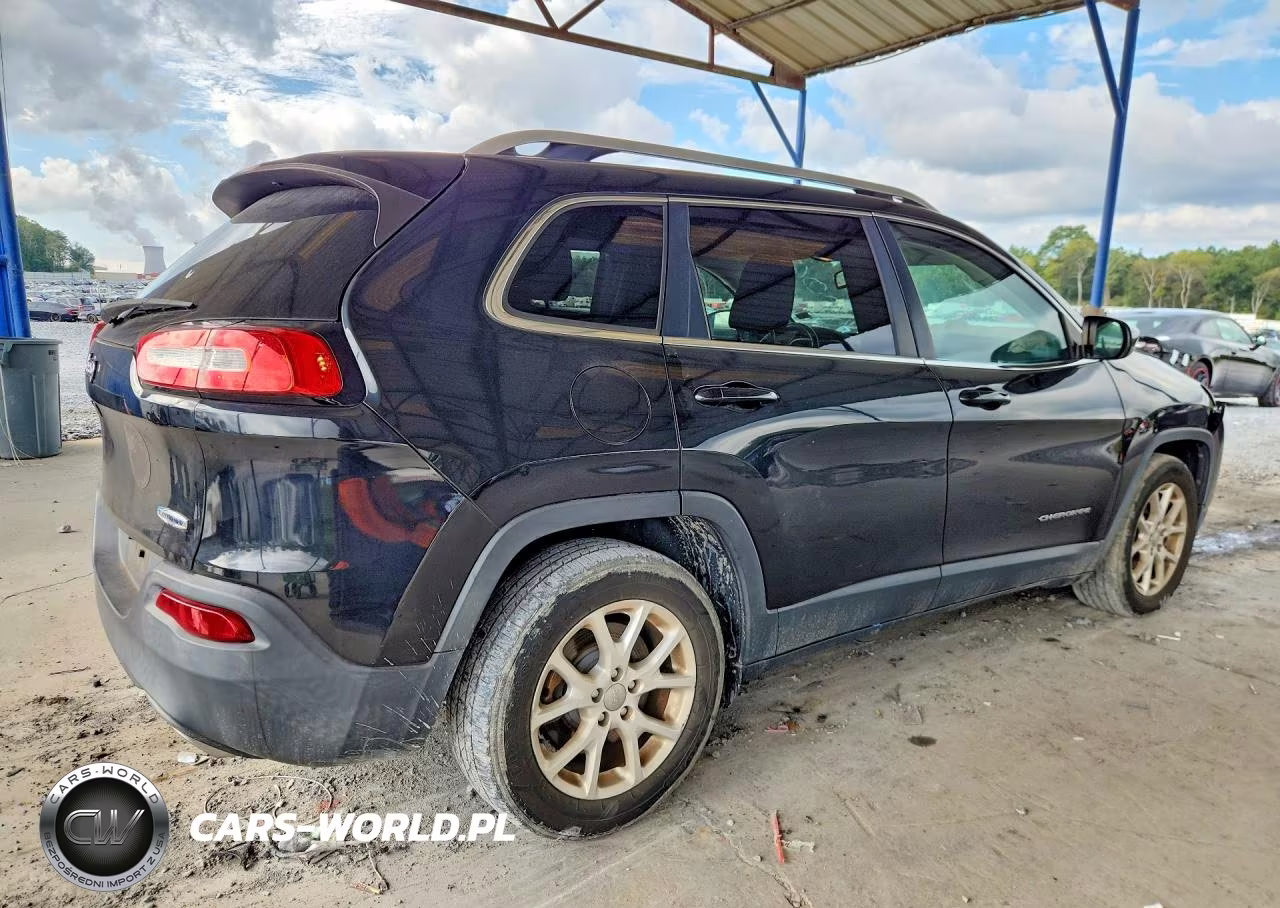 2015 Jeep Cherokee Latitude VIN:1C4PJLCS5FW782067 - 3