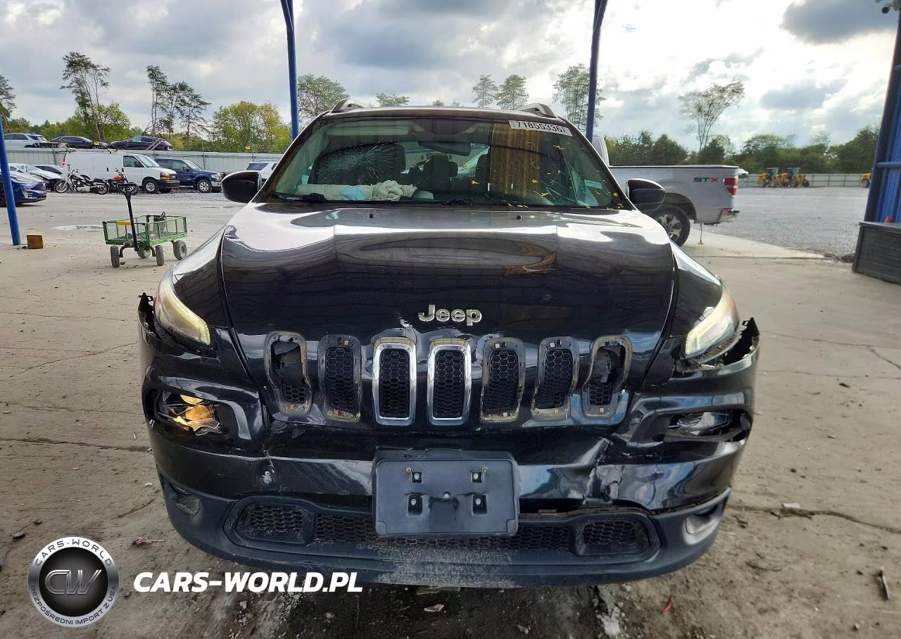 2015 Jeep Cherokee Latitude VIN:1C4PJLCS5FW782067 - 5