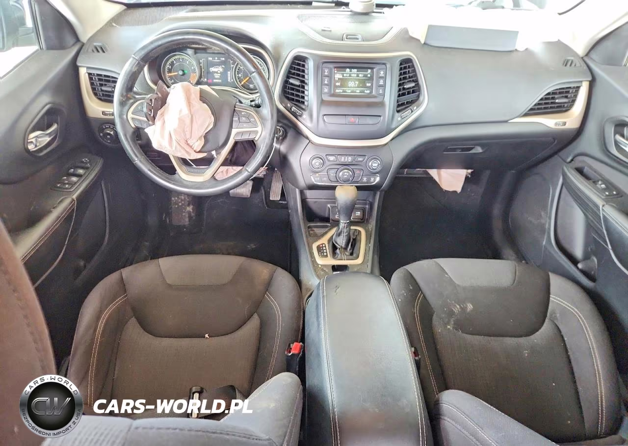 2015 Jeep Cherokee Latitude VIN:1C4PJLCS5FW782067 - 8