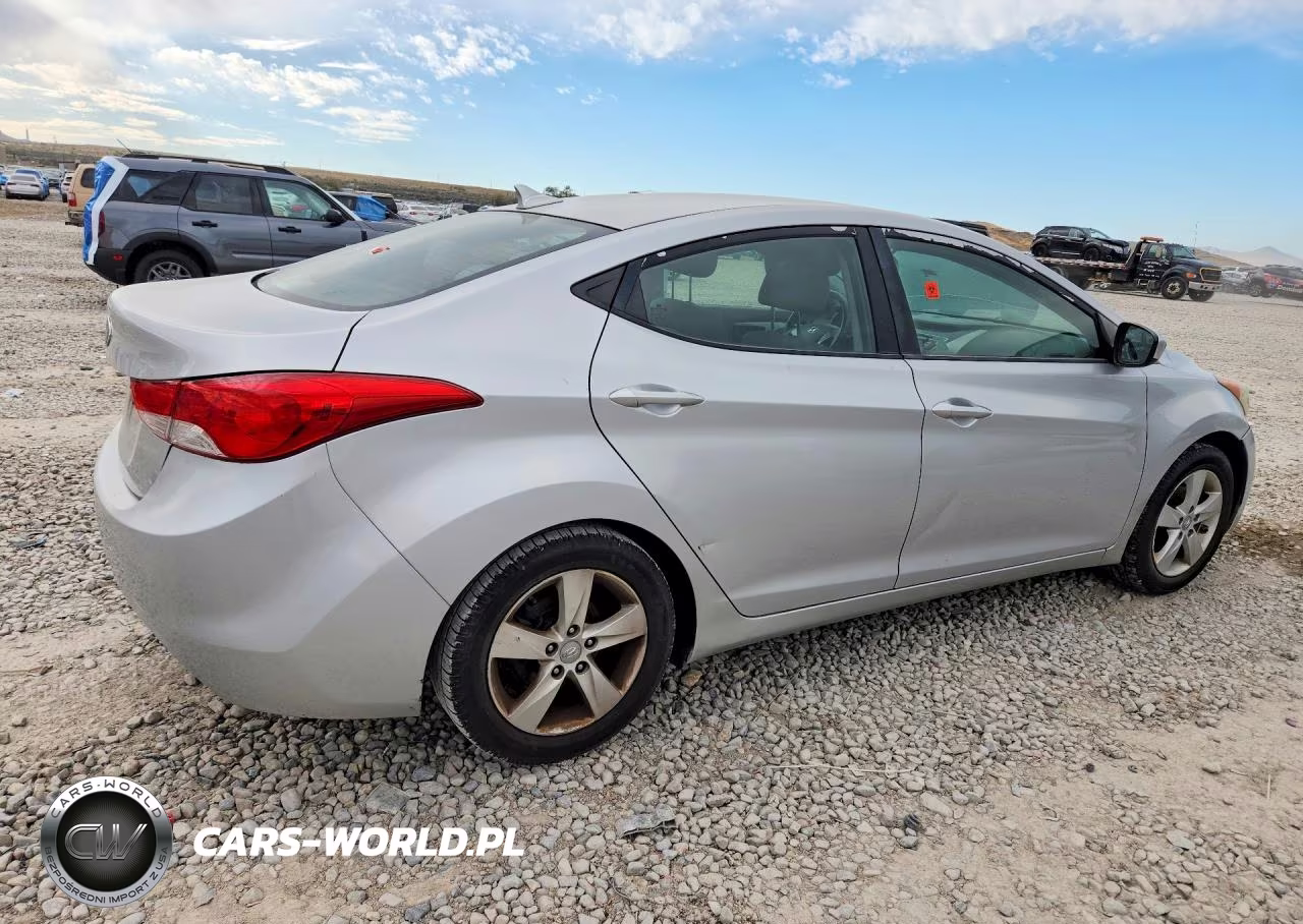 2013 Hyundai Elantra Gls VIN:KMHDH4AE4DU815629 - 3