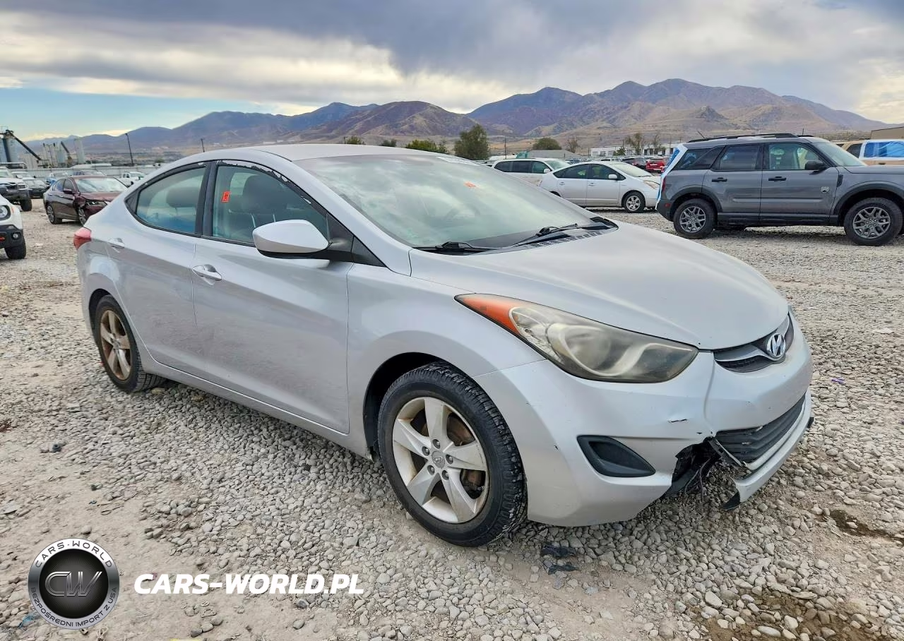 2013 Hyundai Elantra Gls VIN:KMHDH4AE4DU815629 - 4