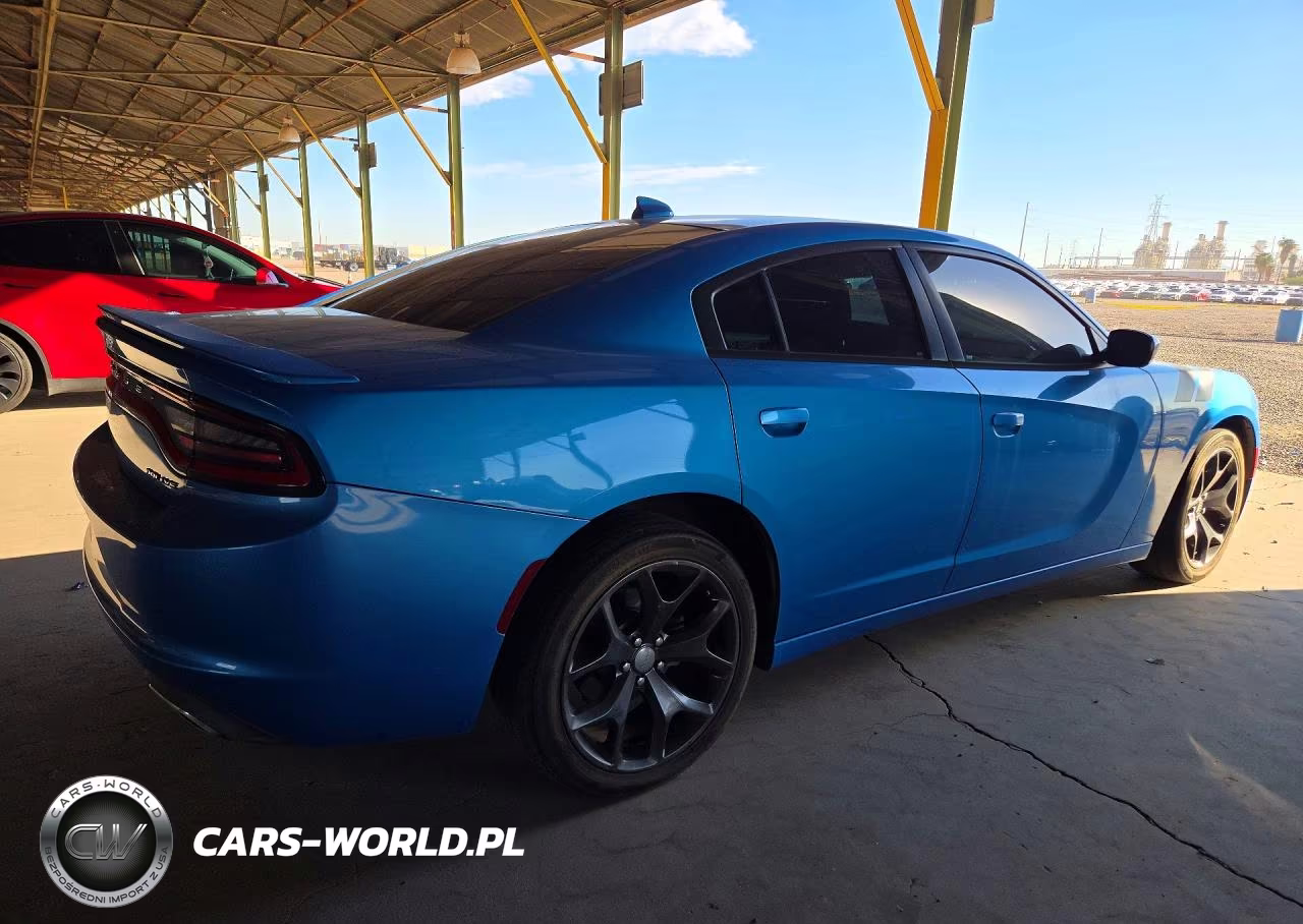 2015 Dodge Charger Sxt VIN:2C3CDXHG2FH768700 - 3