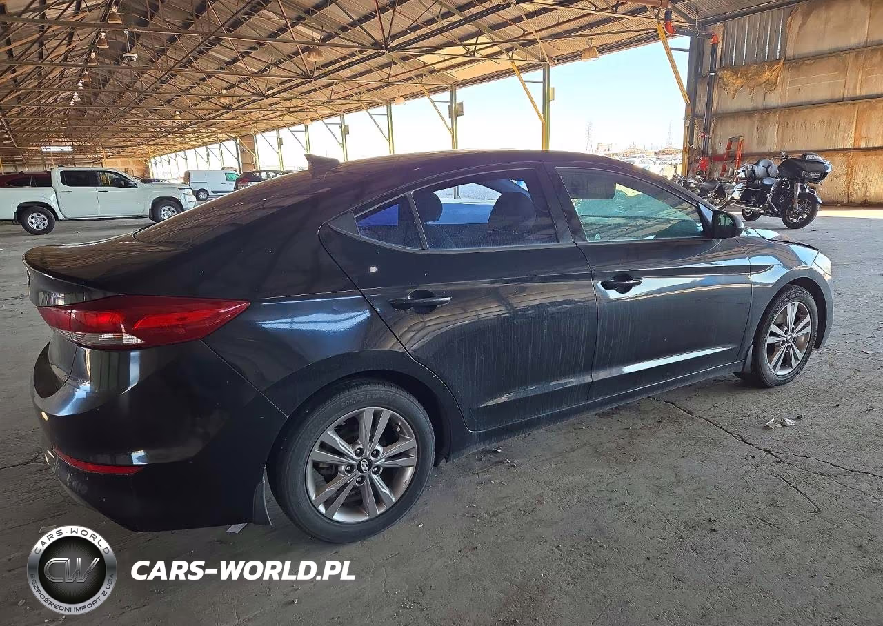 2018 Hyundai Elantra Value Edition VIN:KMHD84LF7JU584341 - 3