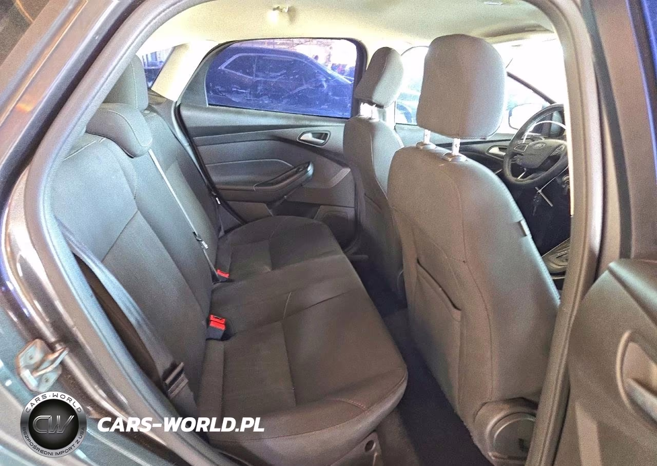 2017 Ford Focus Se VIN:1FADP3F20HL210850 - 10