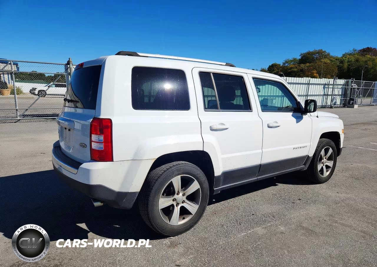2016 Jeep Patriot Latitude VIN:1C4NJRFB4GD724891 - 3