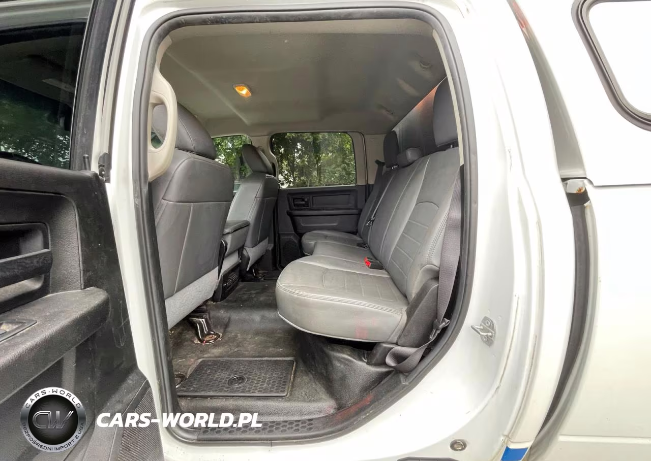 2019 Ram 1500 Classic Tradesman VIN:1C6RR7STXKS593314 - 13