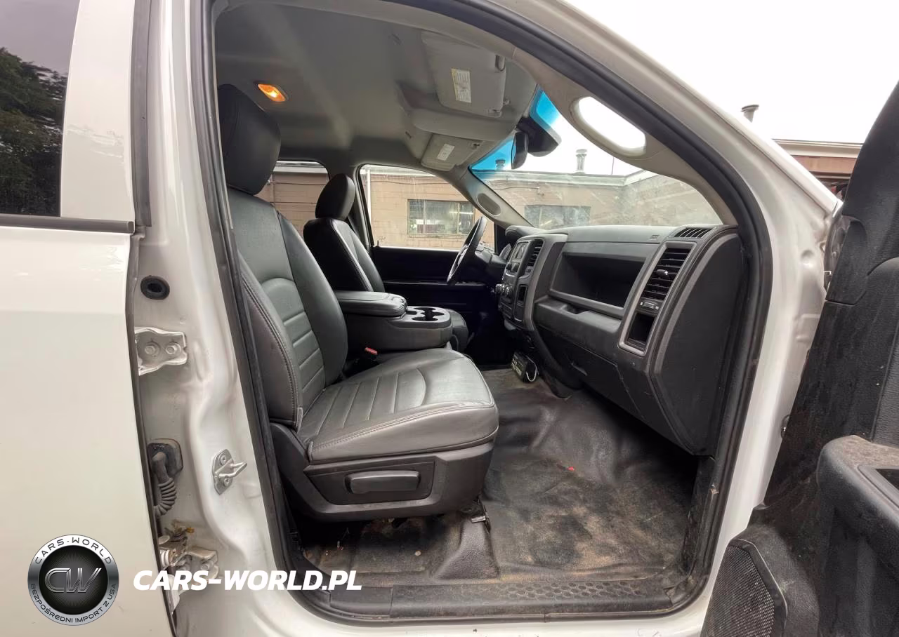 2019 Ram 1500 Classic Tradesman VIN:1C6RR7STXKS593314 - 5