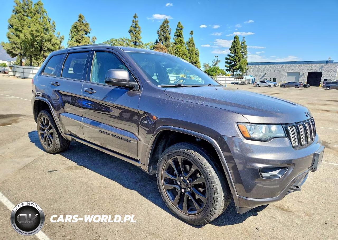 2018 Jeep Grand Cherokee Laredo VIN:1C4RJFAG5JC123098 - 4