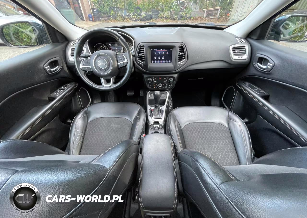 2018 Jeep Compass Latitude VIN:3C4NJCBB0JT228748 - 9