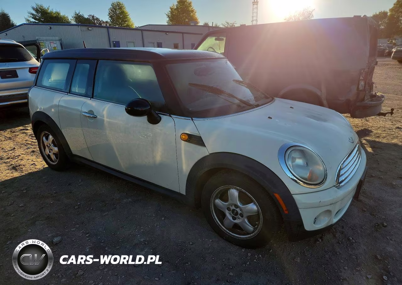 2008 Mini Cooper Clubman VIN:WMWML33528TN67982 - 4