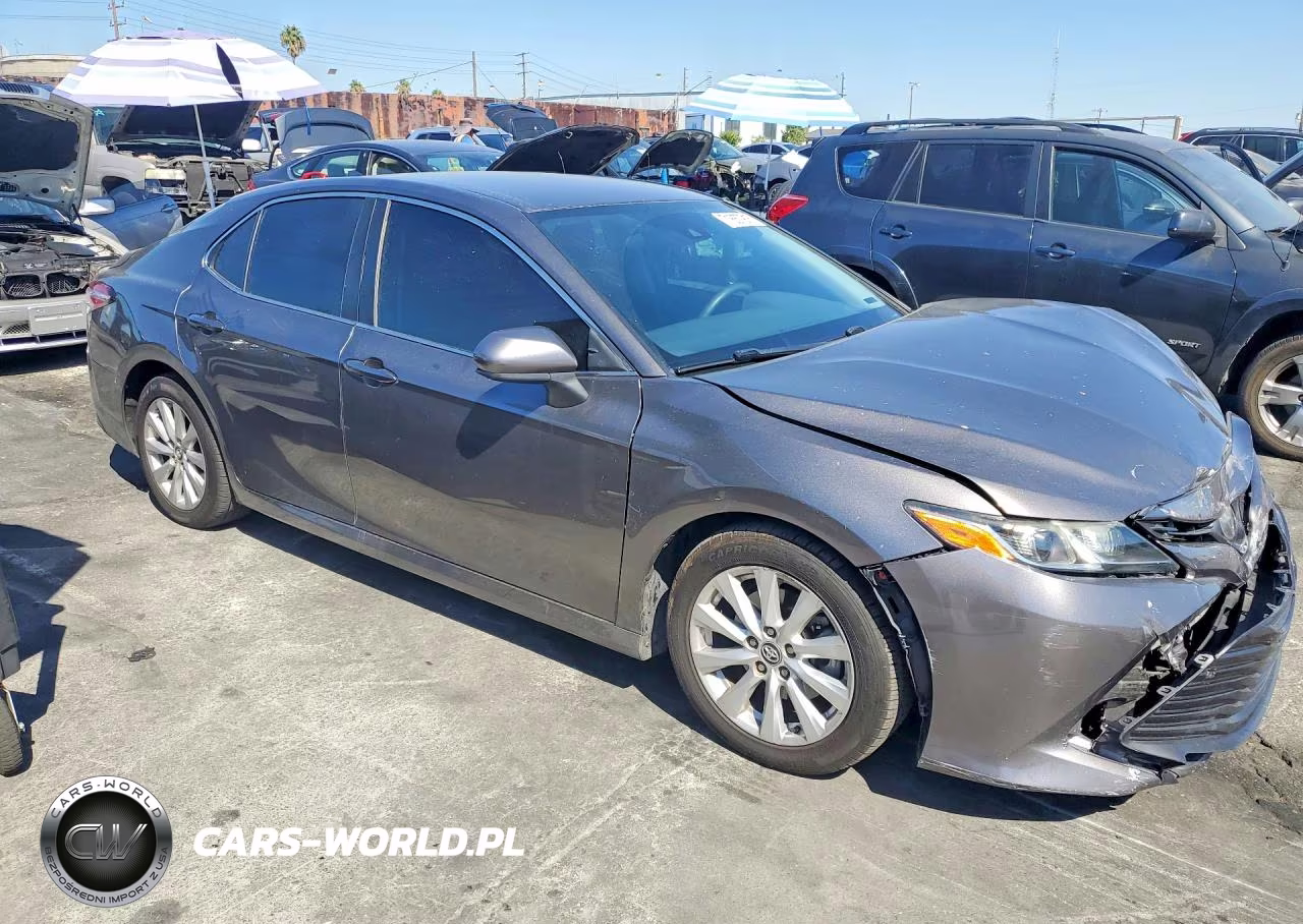 2019 Toyota Camry Le VIN:4T1B11HK4KU803970 - 4