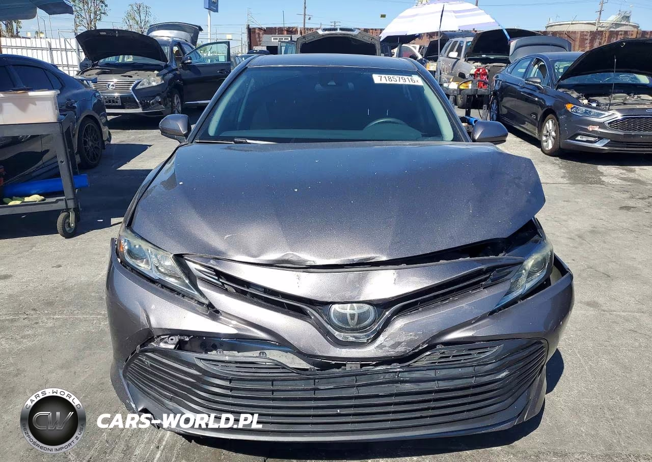 2019 Toyota Camry Le VIN:4T1B11HK4KU803970 - 5