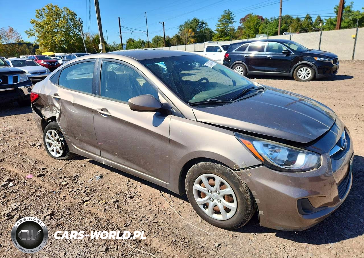 2014 Hyundai Accent Gls VIN:KMHCT4AE8EU692817 - 4