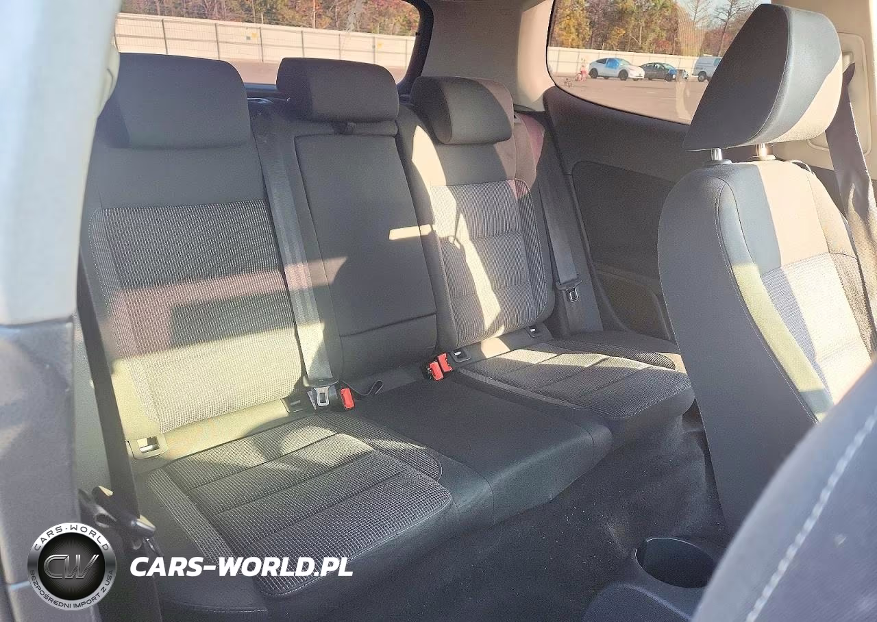 2010 Volkswagen Golf VIN:WVWBB7AJ3AW364852 - 10