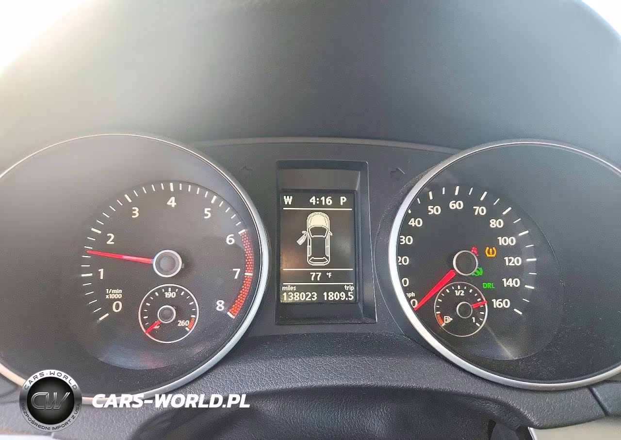 2010 Volkswagen Golf VIN:WVWBB7AJ3AW364852 - 9