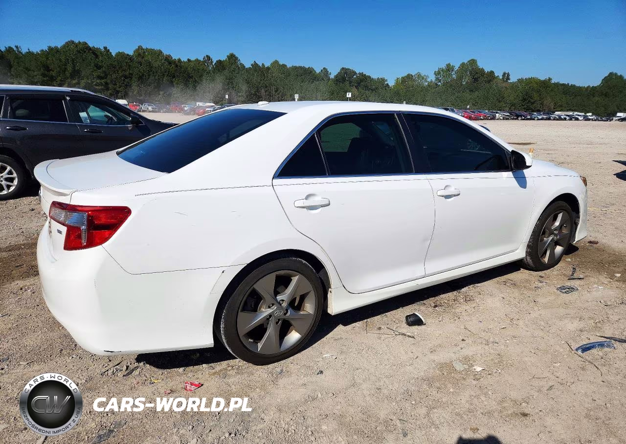 2014 Toyota Camry Se V6 VIN:4T1BK1FK9EU553419 - 3