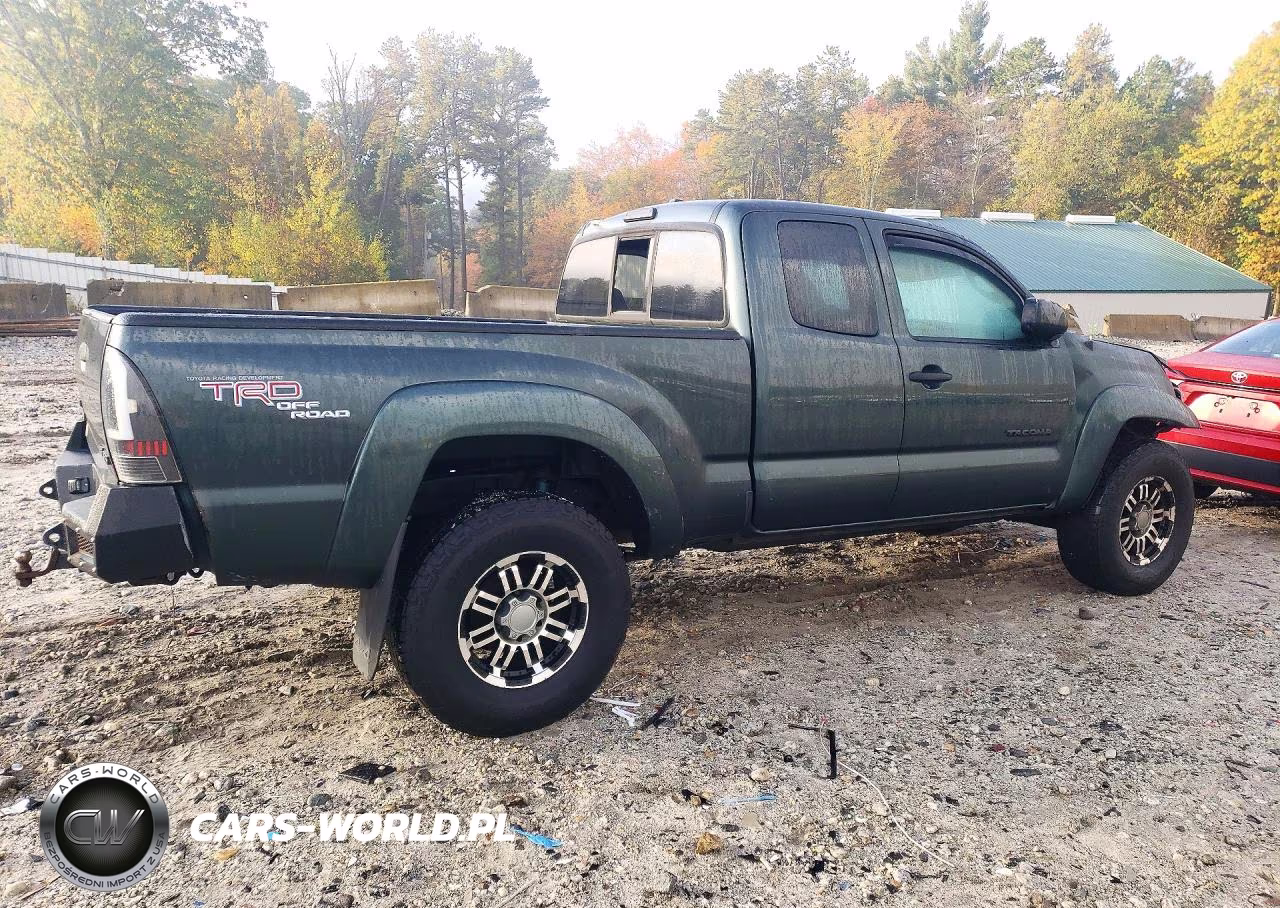 2010 Toyota Tacoma V6 VIN:5TEUU4EN3AZ692936 - 3