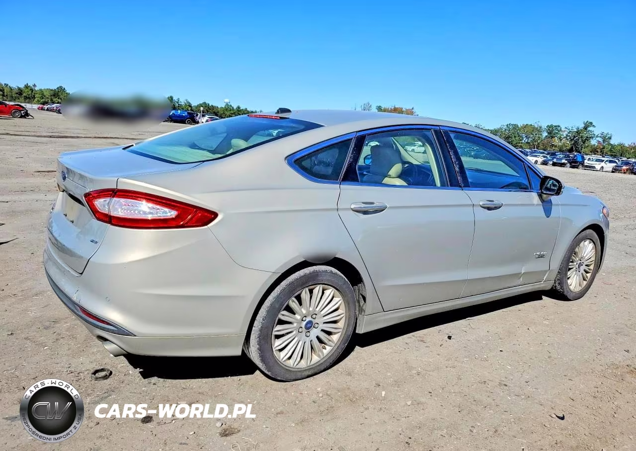 2015 Ford Fusion Se Phev VIN:3FA6P0PU2FR275415 - 3