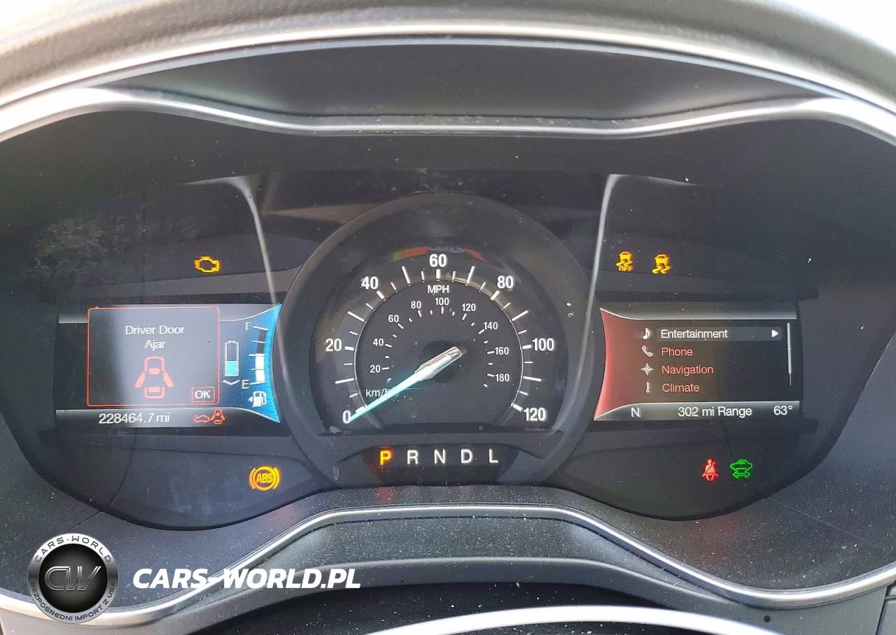 2015 Ford Fusion Se Phev VIN:3FA6P0PU2FR275415 - 9