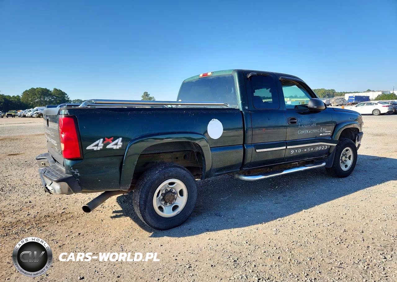 2003 Chevrolet Silverado K2500 Heavy Duty VIN:1GCHK29163E371885 - 3