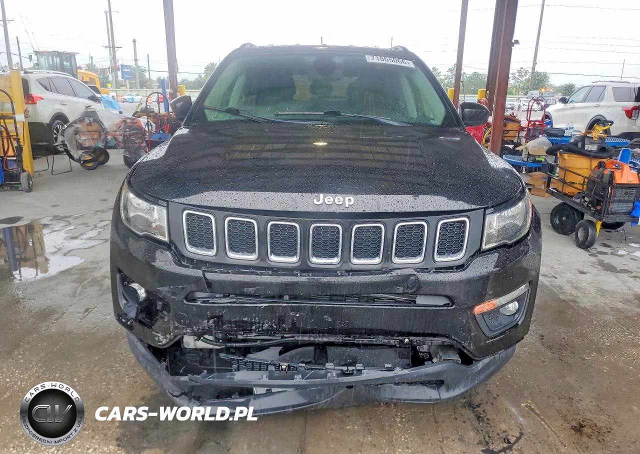 2019 Jeep Compass Latitude VIN:3C4NJCBB0KT646583 - 5