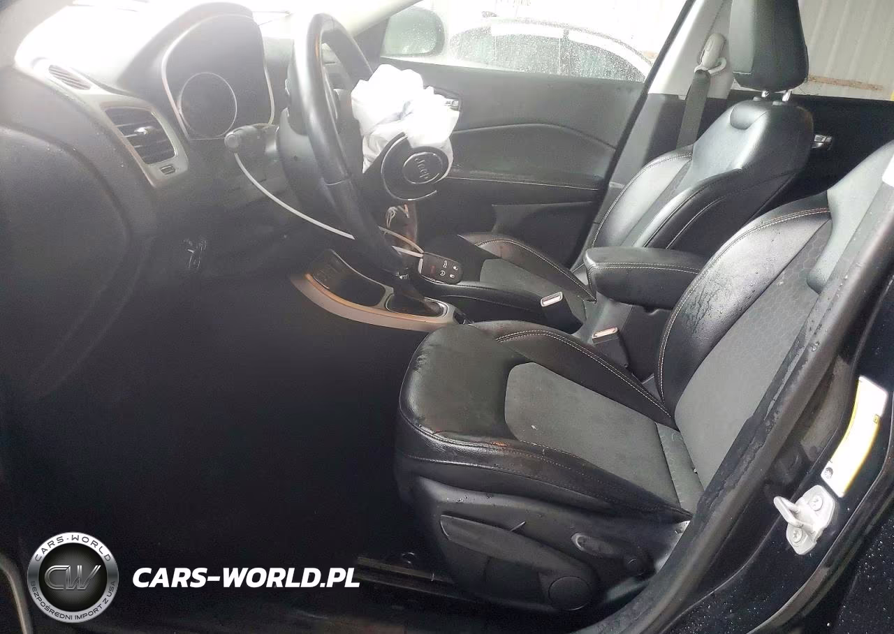 2019 Jeep Compass Latitude VIN:3C4NJCBB0KT646583 - 7