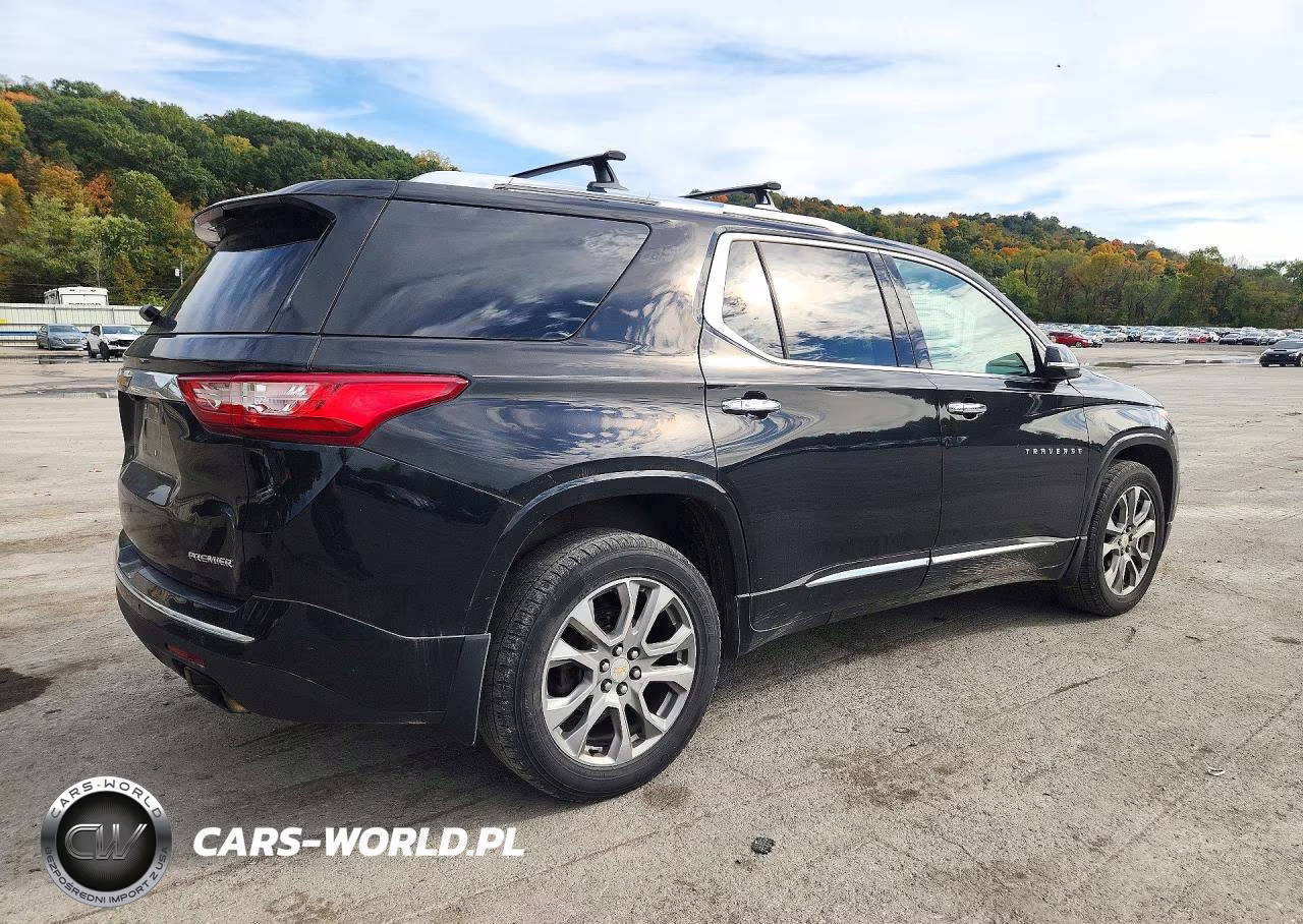 2019 Chevrolet Traverse Premier VIN:1GNEVKKWXKJ134653 - 3