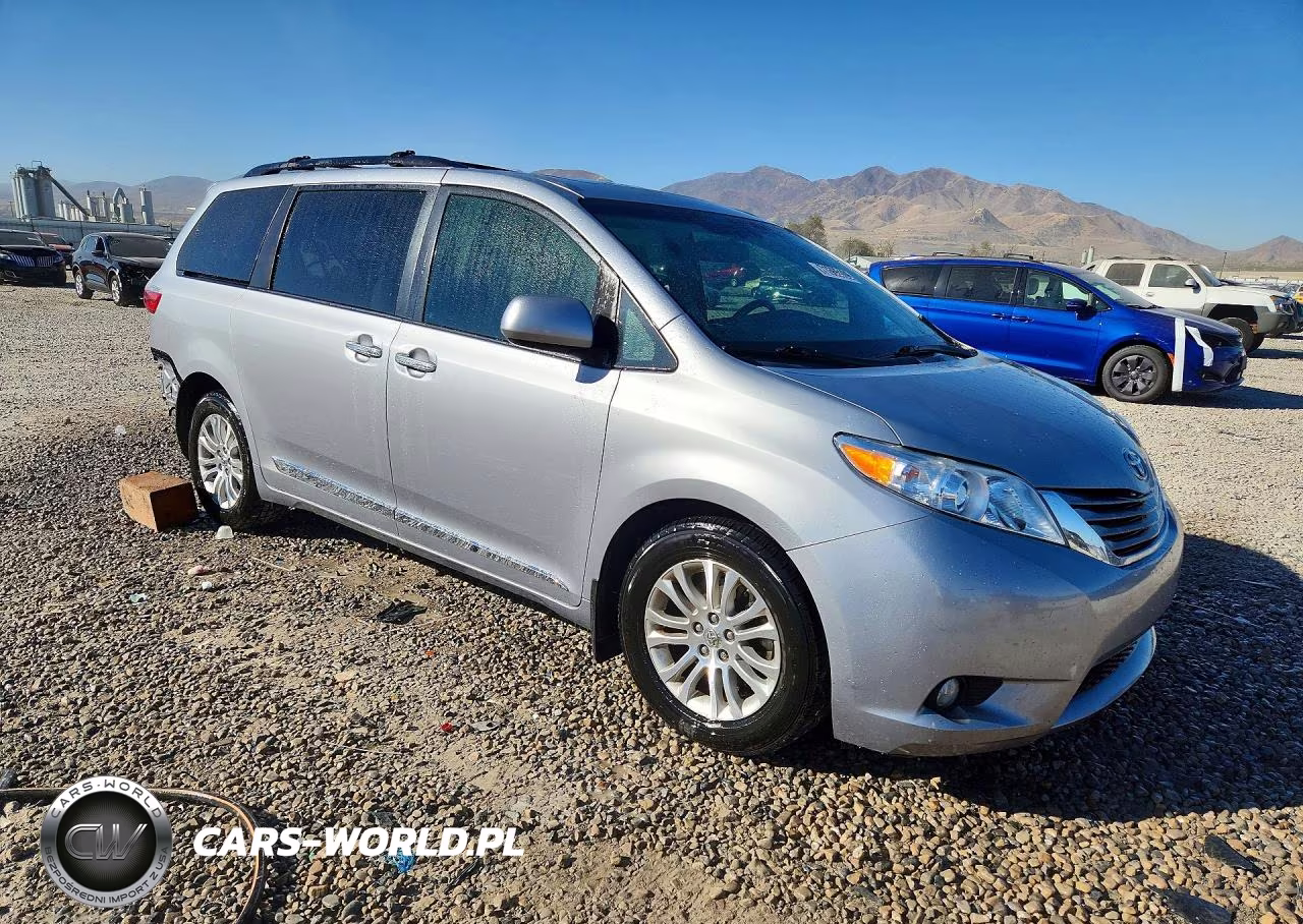 2015 Toyota Sienna Xle 8-Passenger VIN:5TDYK3DC2FS674241 - 4