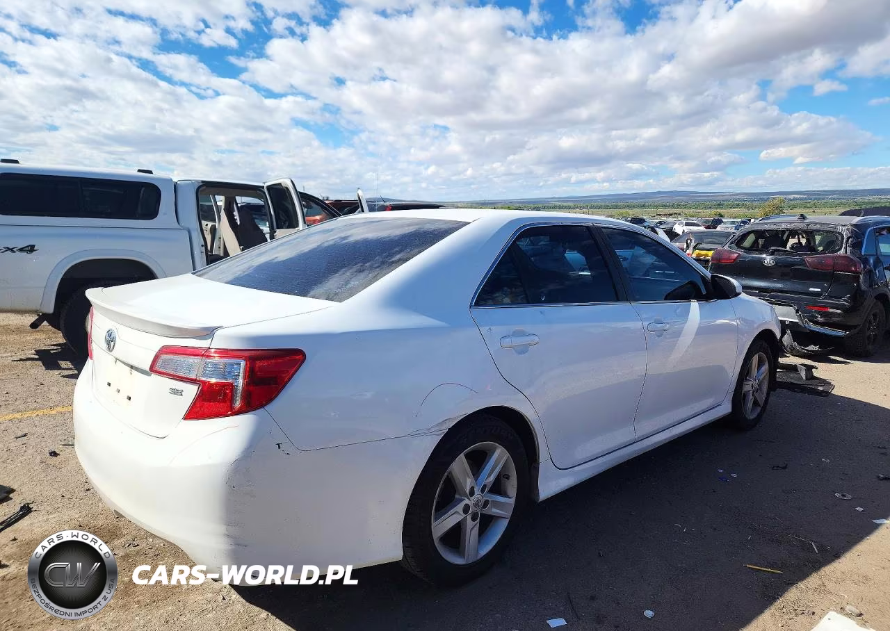 2014 Toyota Camry Se VIN:4T1BF1FK2EU772730 - 3