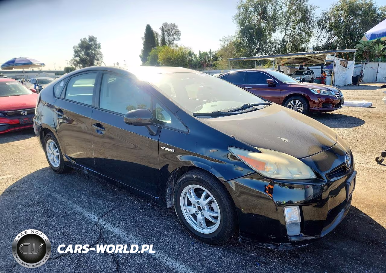 2011 Toyota Prius Two VIN:JTDKN3DU8B1479340 - 4