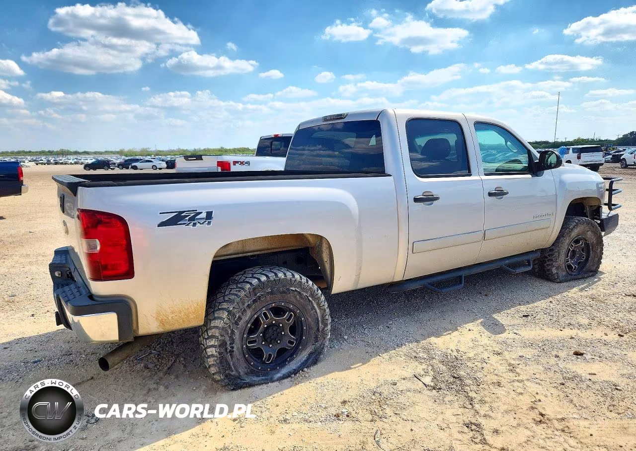 2008 Chevrolet Silverado K2500 Heavy Duty VIN:1GCHK23K28F200764 - 3