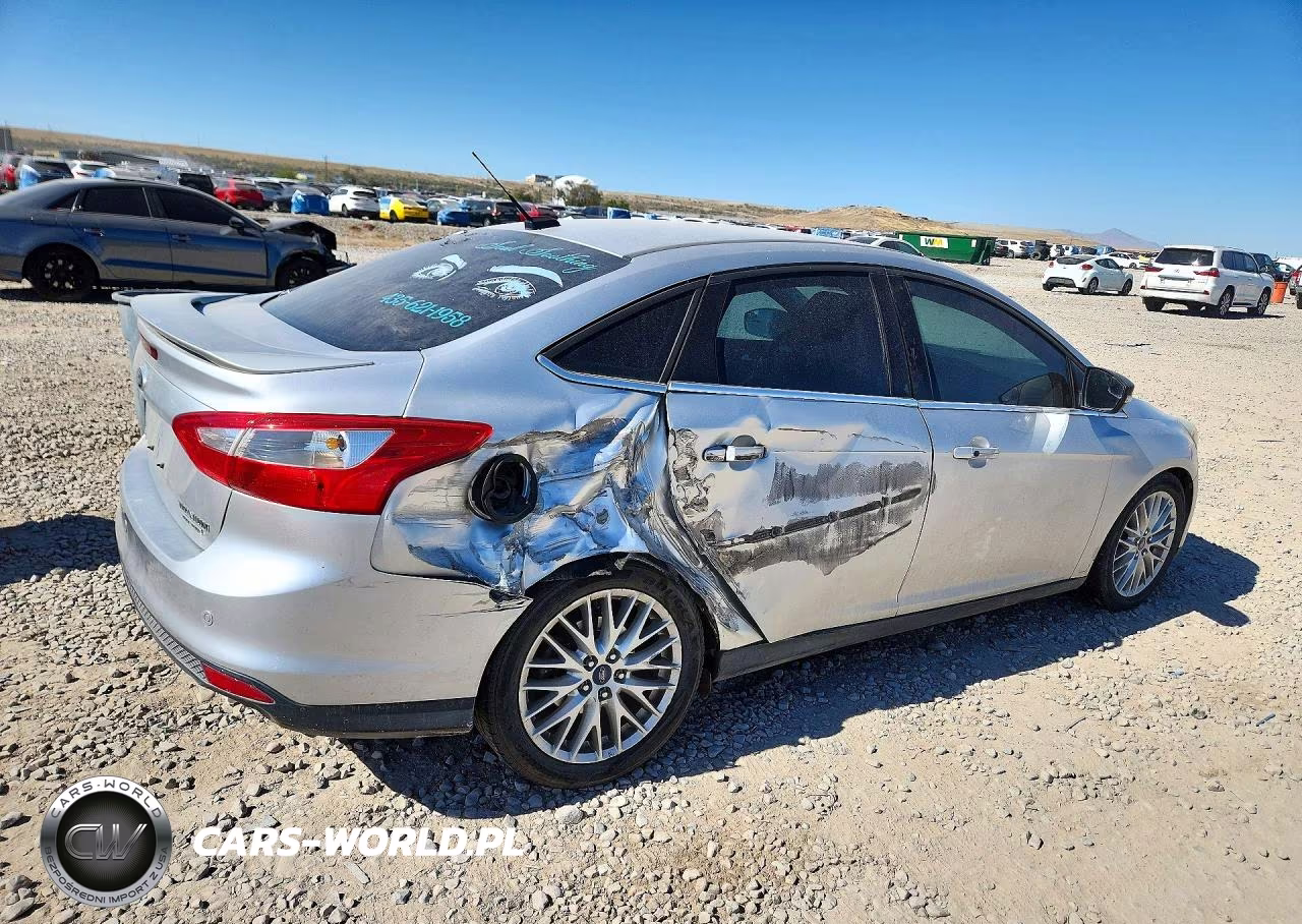 2014 Ford Focus Titanium VIN:1FADP3J27EL463277 - 3