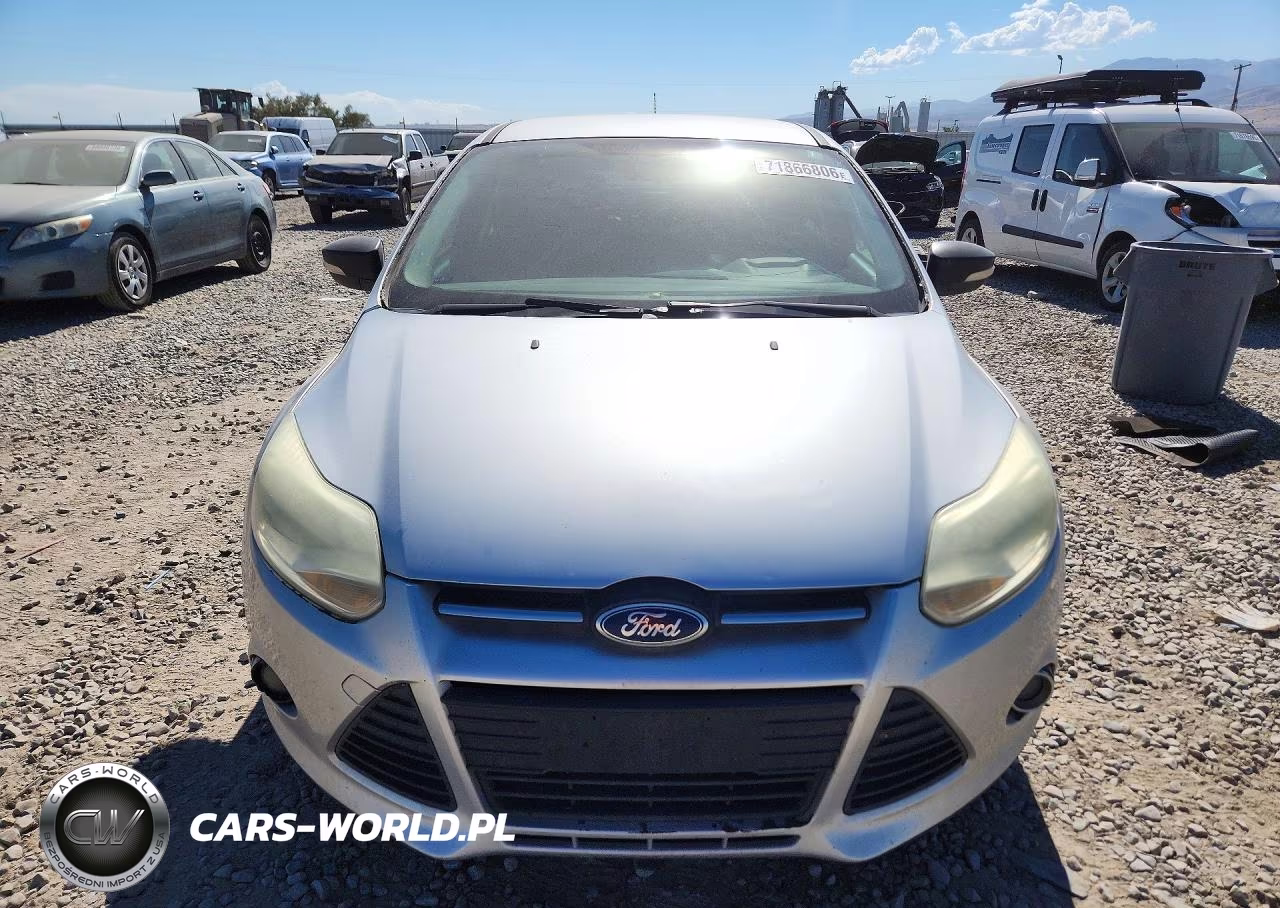 2014 Ford Focus Titanium VIN:1FADP3J27EL463277 - 5