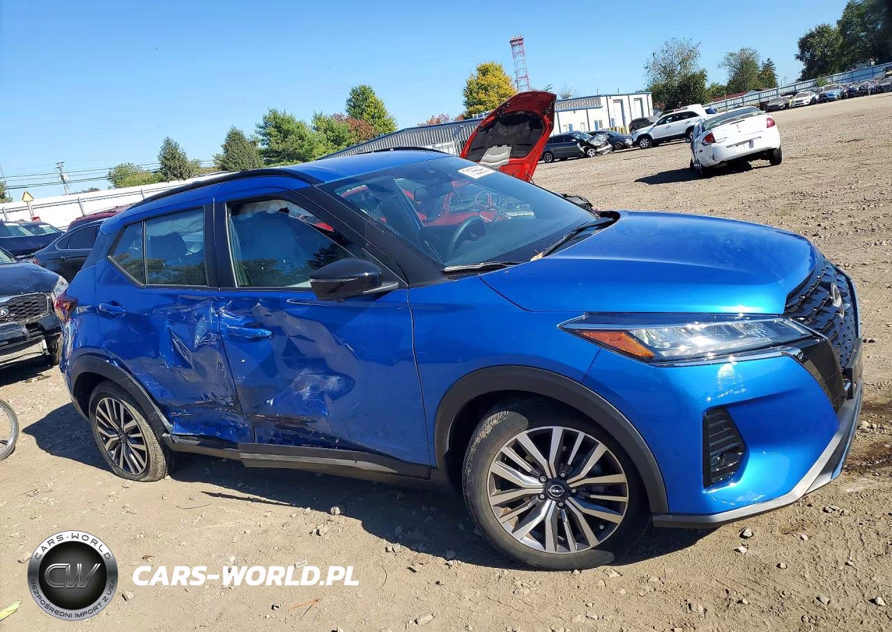 2023 Nissan Kicks Sr VIN:3N1CP5DV3PL562566 - 4