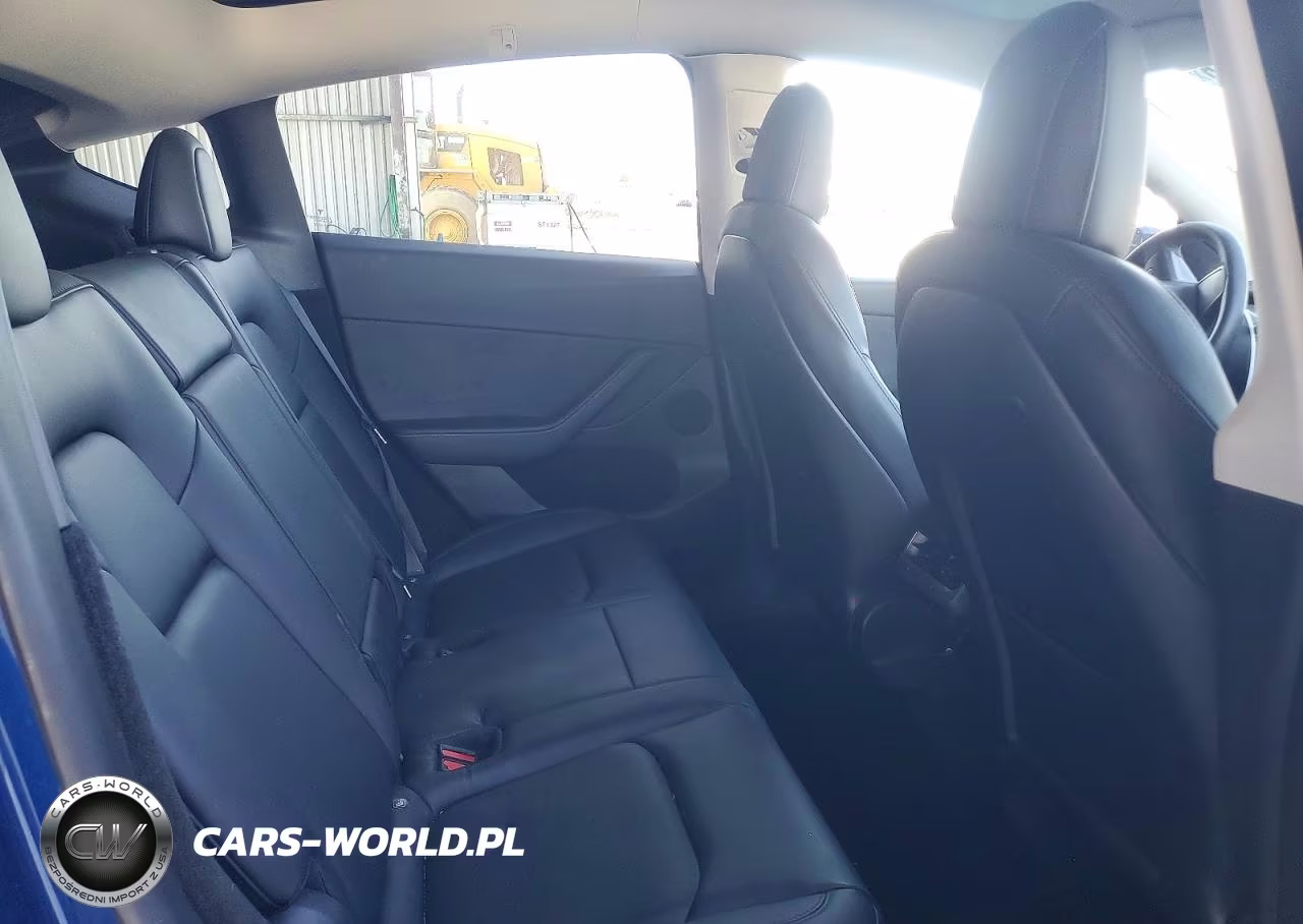 2023 Tesla Model Y VIN:7SAYGDEE8PF594586 - 10