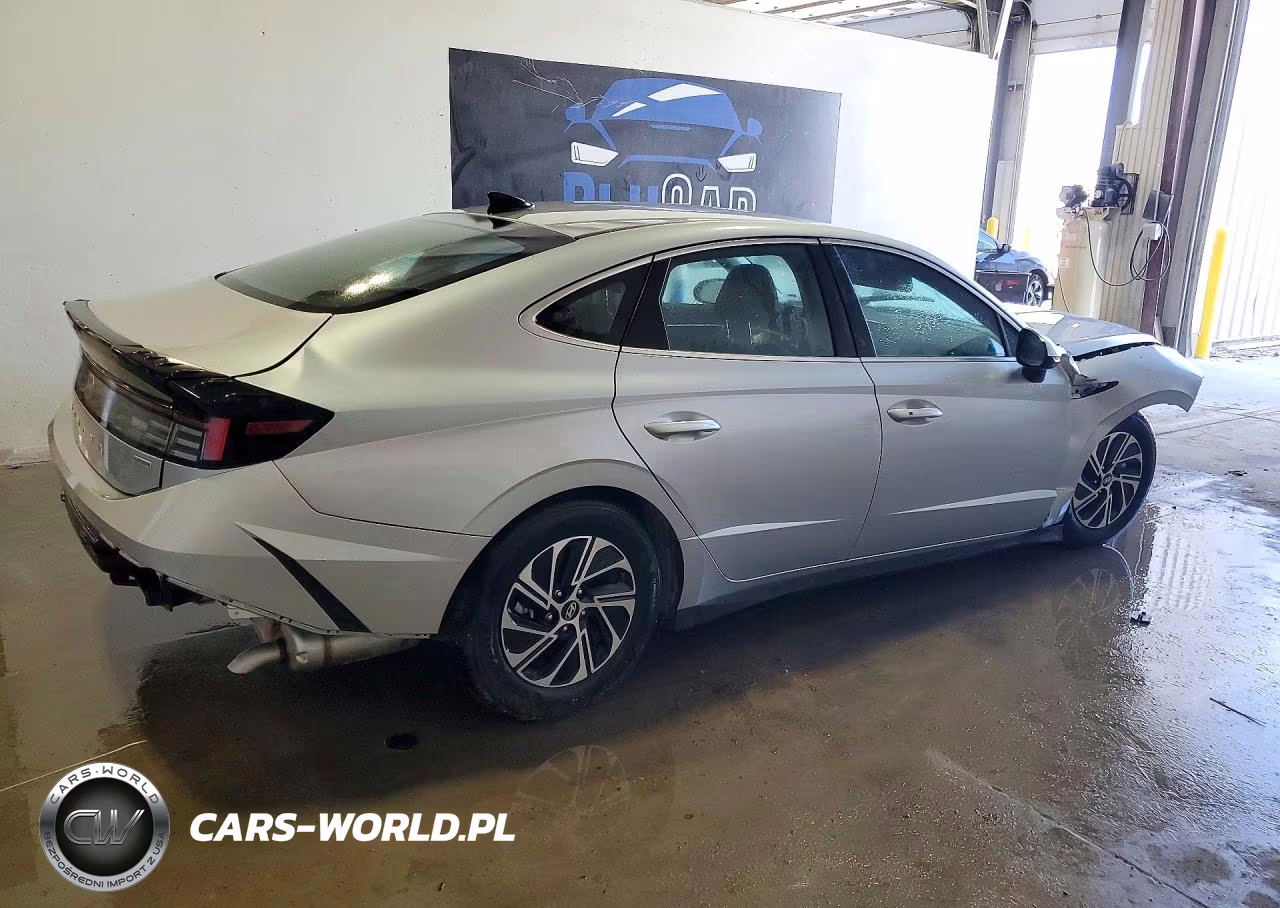 2026 Hyundai Sonata Hybrid Blue VIN:KMHL24JJ8TA158599 - 3