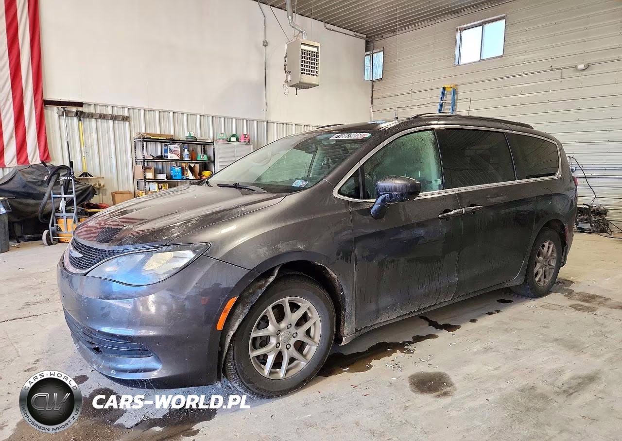 2020 Chrysler Voyager Lxi VIN:2C4RC1DG3LR265498 - 1