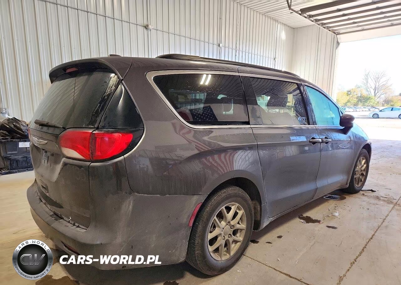 2020 Chrysler Voyager Lxi VIN:2C4RC1DG3LR265498 - 3