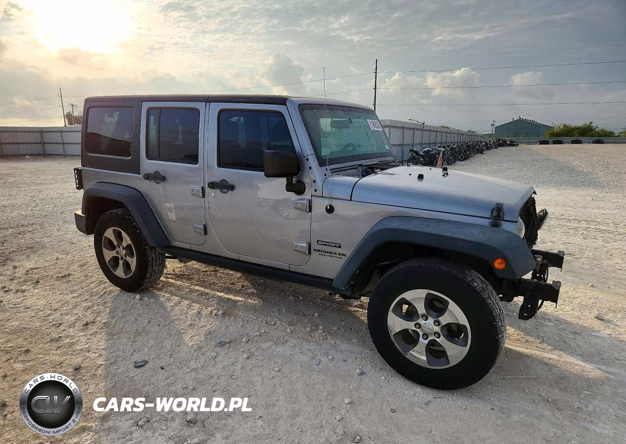 2016 Jeep Wrangler Unlimited Sport VIN:1C4BJWDG8GL125045 - 4