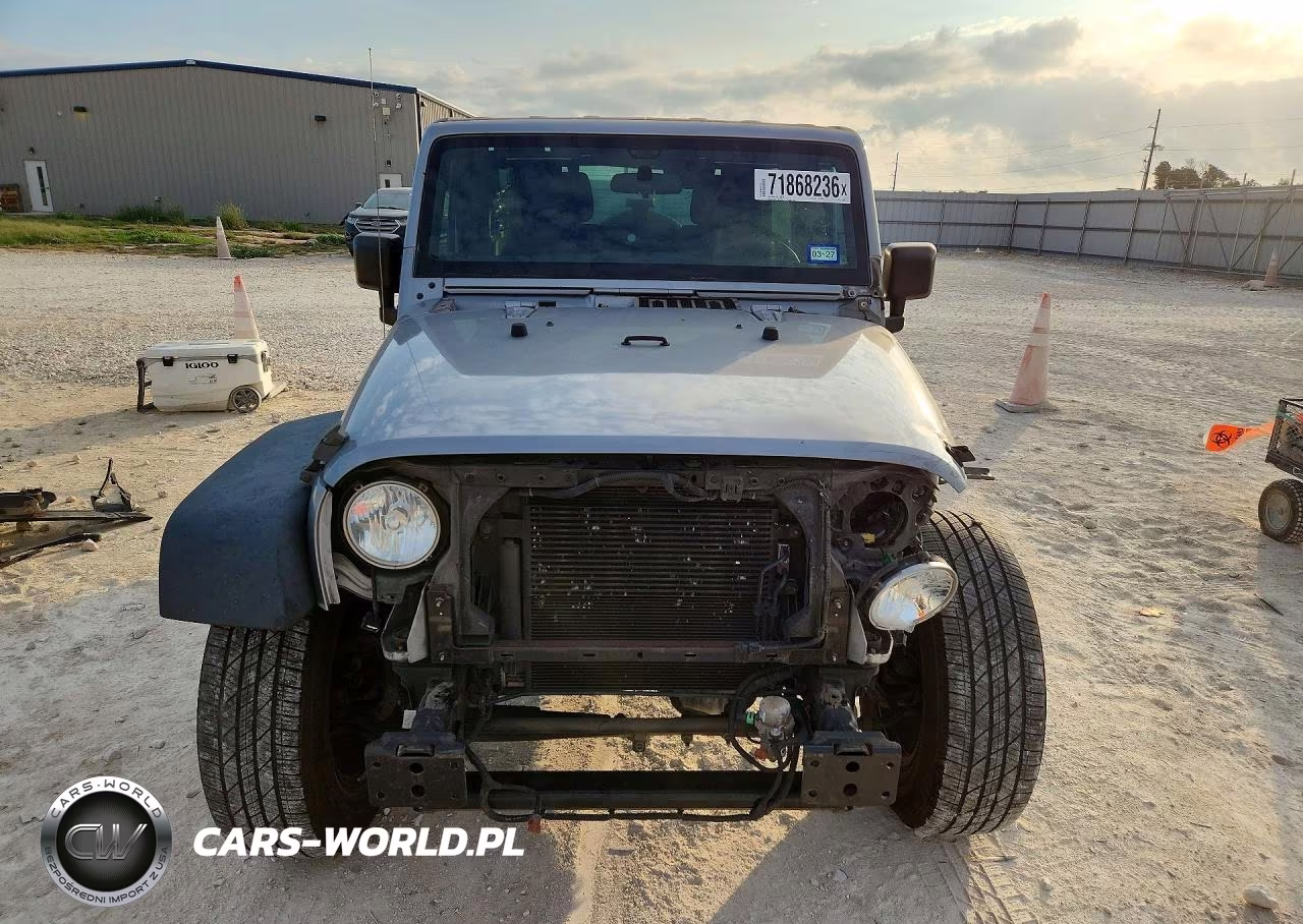 2016 Jeep Wrangler Unlimited Sport VIN:1C4BJWDG8GL125045 - 5