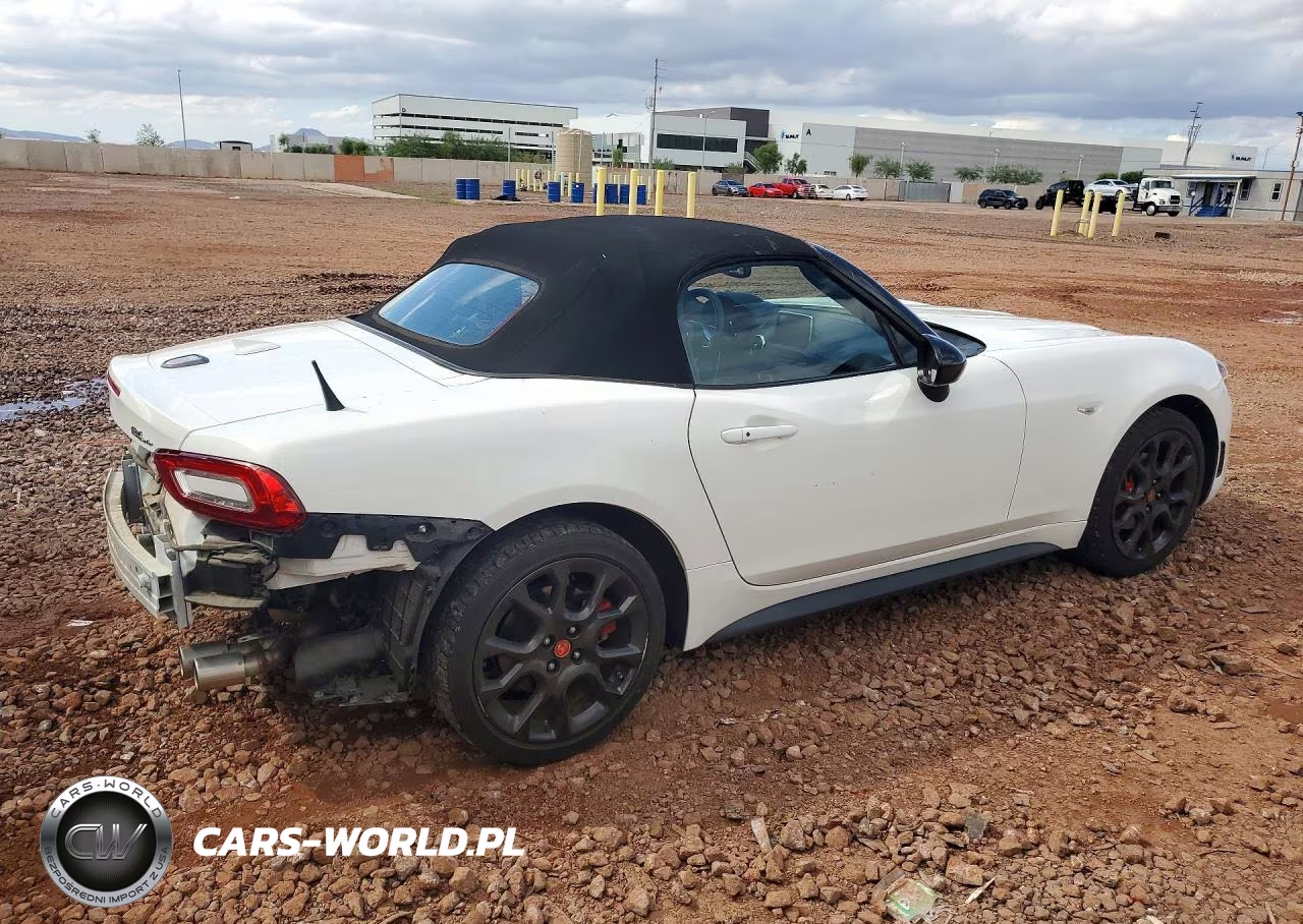 2019 Fiat 124 Spider Classica VIN:JC1NFAEK8K0141421 - 3