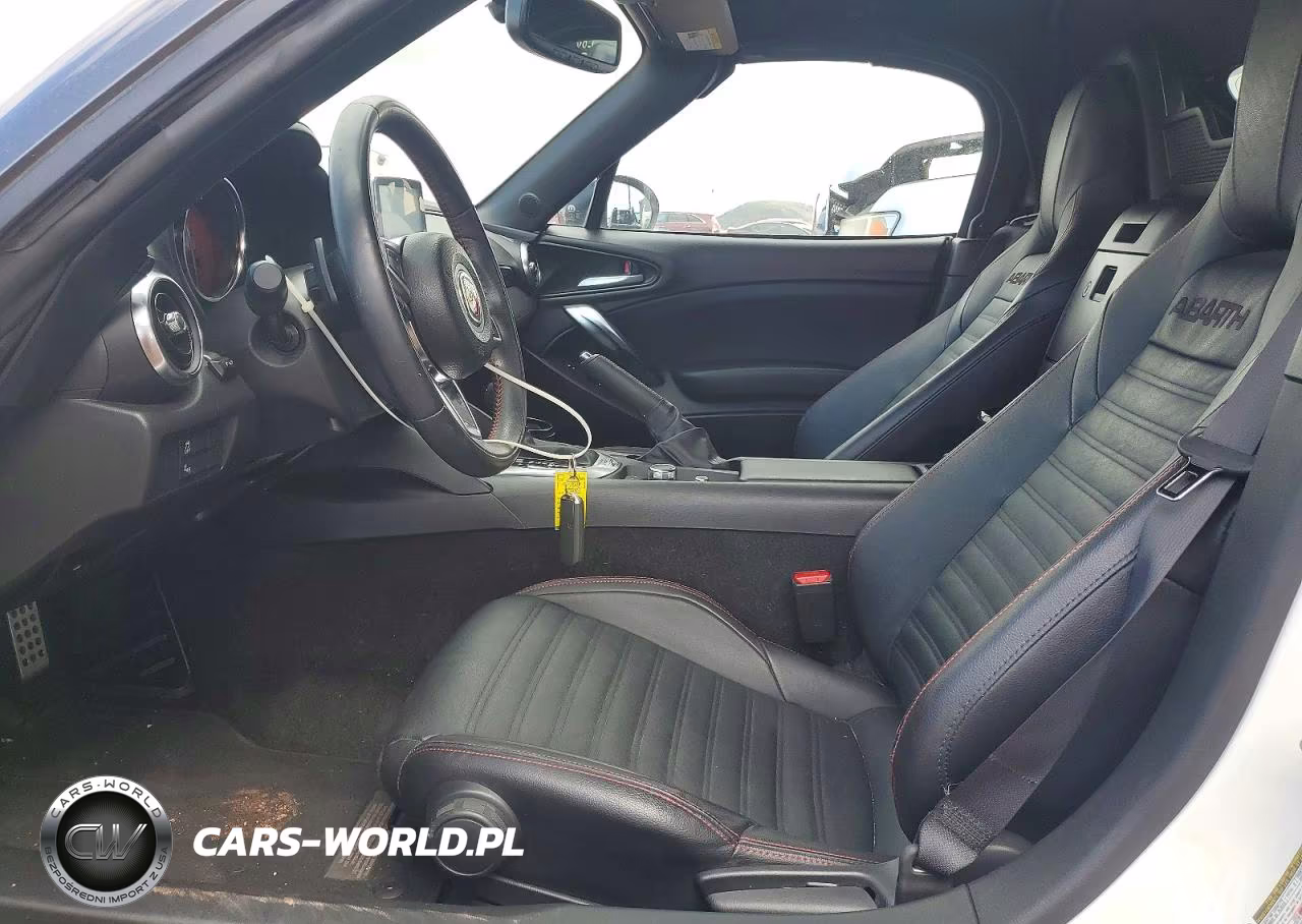 2019 Fiat 124 Spider Classica VIN:JC1NFAEK8K0141421 - 7